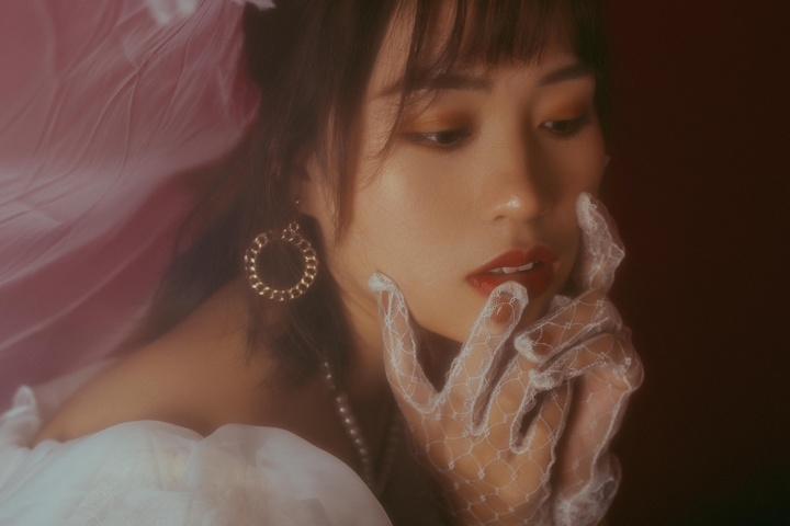 女生单人复古婚纱照写真,复古新娘写真