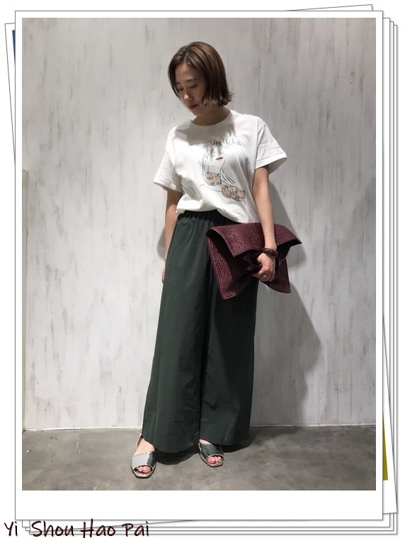 夏天绿色短袖阔腿裤套装配的凉鞋,黑色阔腿裤配绿色碎花上衣好看吗