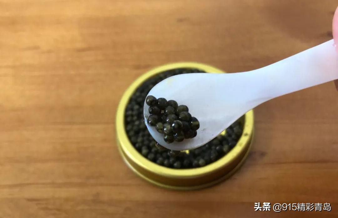 品尝鱼子酱为什么用手背,鱼子酱可以放手背上吃吗