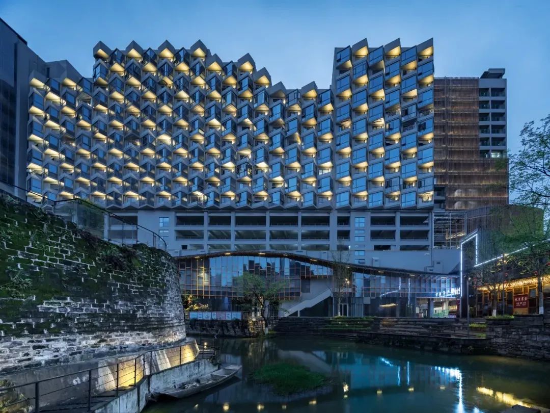 对话城市更新先行者|何勍：如何用一首诗改变一座城？