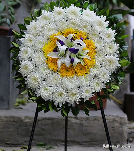 葬礼送花圈有什么规则,送花圈有什么讲究