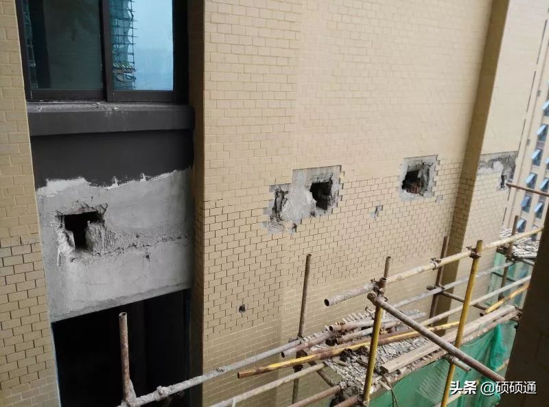 一种新型悬挑架的安装搭设装置,施工现场新型悬挑架