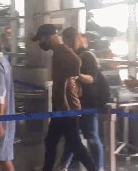 杨幂被拍素颜照,杨幂遭工作室曝光素颜照