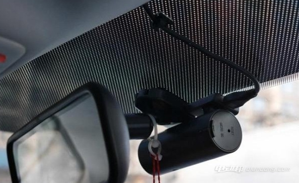 1080pfullhd行车记录仪如何使用,奔驰autodvr行车记录仪使用教程