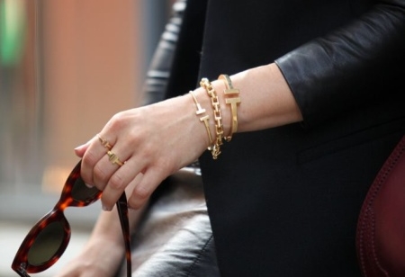 tiffany蒂芙尼手链怎么搭配,tiffany蒂芙尼18k手链四叶草