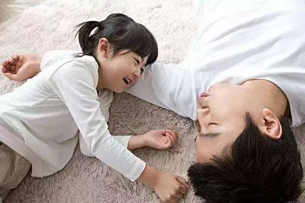 家有女儿这些养育方式要慎重,养育女儿的十个建议