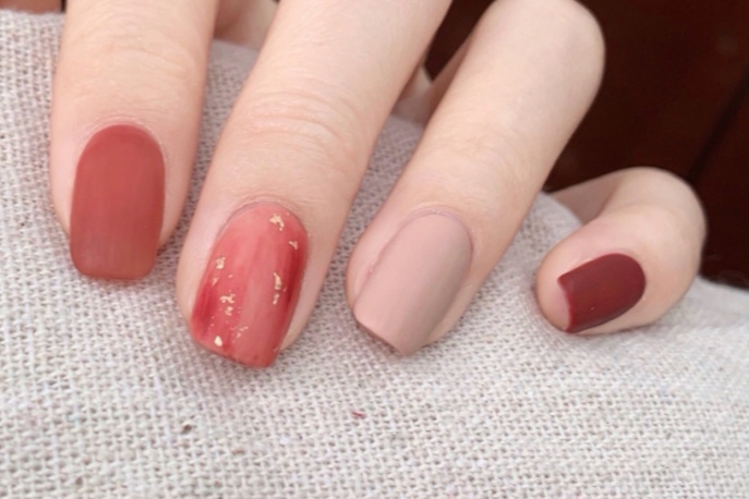 法式美甲猫眼美甲款式图片,美甲款式推荐猫眼晕染美甲