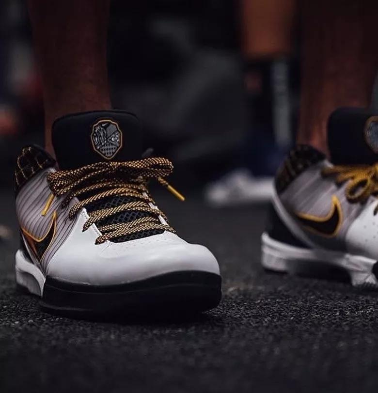 科比生涯最高分穿什么鞋,科比五名人堂配色nba上脚