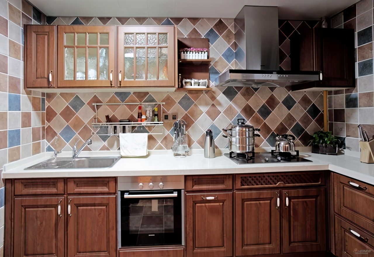 橱柜门板哪种美观耐用,橱柜晶钢门板是什么材质