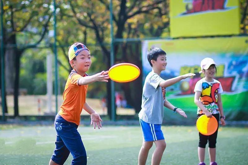 飞盘的4种基本扔法玩法,盘不落地