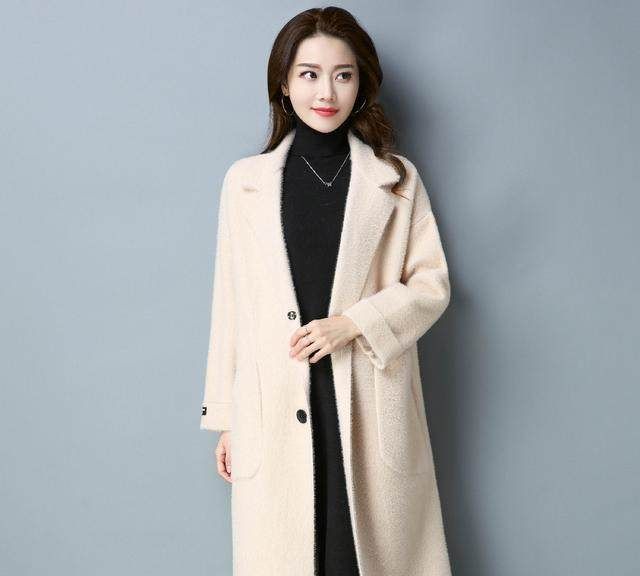 买羊绒大衣什么款式不过时 (适合70后的羊绒大衣)