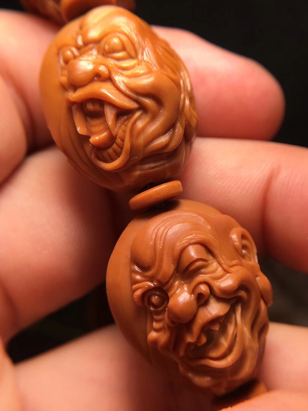 橄榄核十八罗汉手串怎么穿好盘玩,猴头手串和橄榄核手串哪个好盘