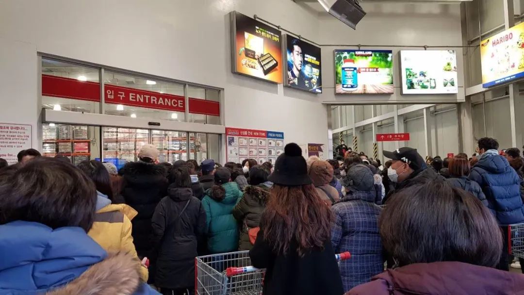 此时此刻，他们在日本，他们在韩国