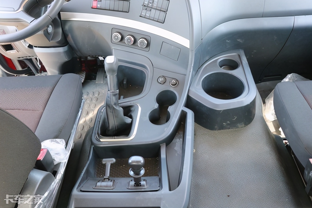 德龙新m3000国六天然气牵引车自重,最新款陕汽德龙新m3000牵引车