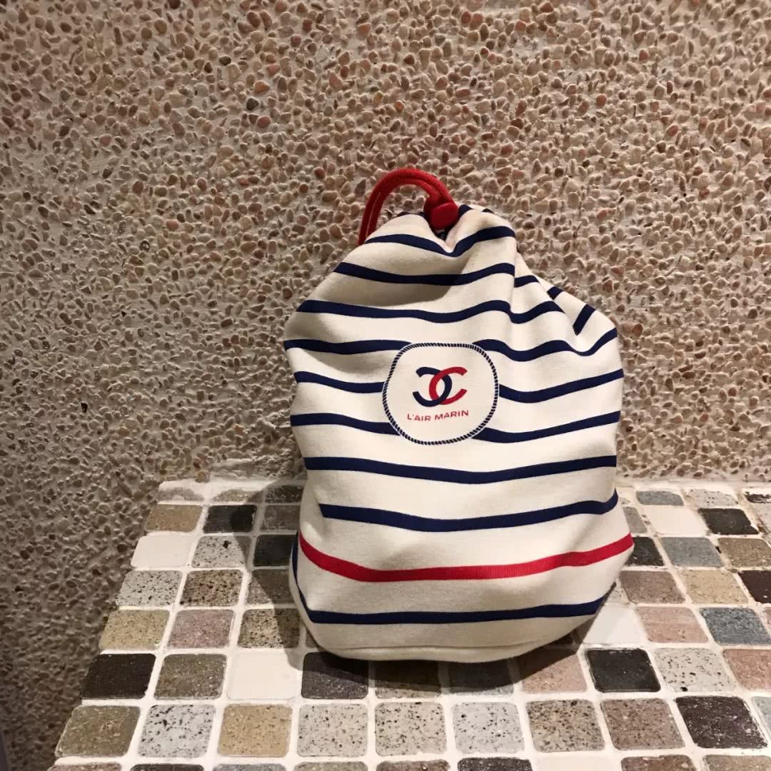 编辑部化妆包大公开，新年出行这样带就够了！