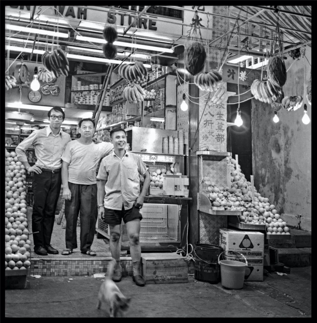 53年来，他一直在国外跟拍底层华人：他们都算不上活着