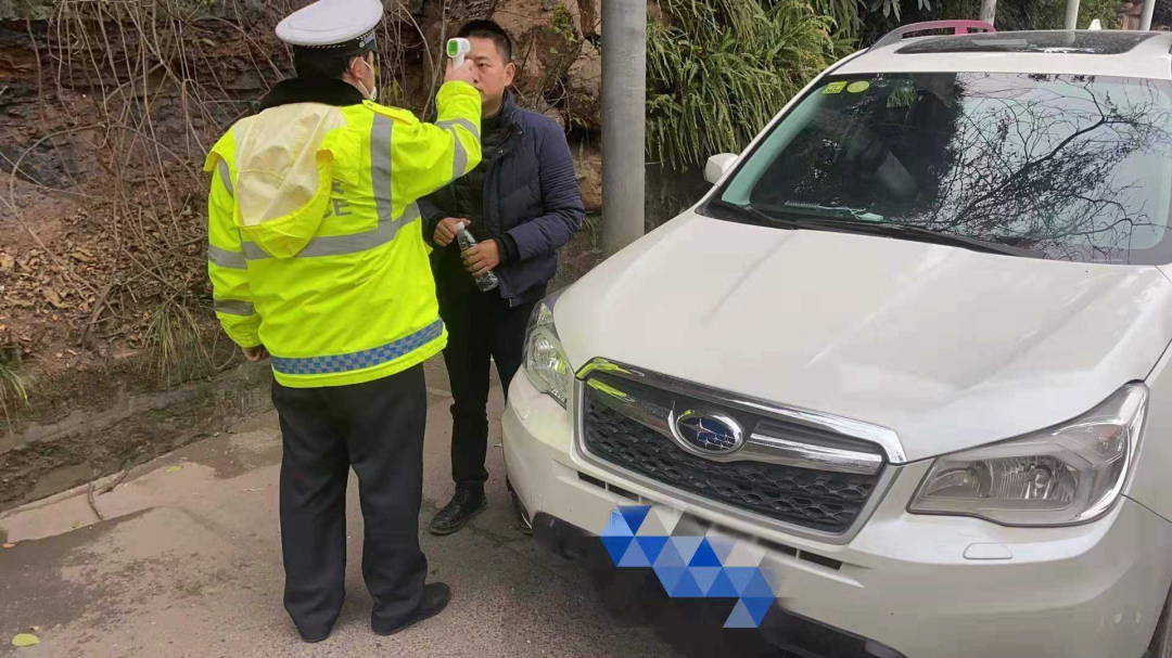 为什么驾驶证和行驶证不能放车里,为什么行驶证不要放车里