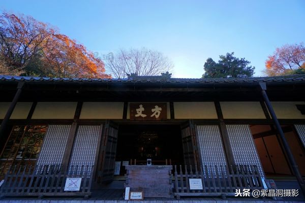 700年历史的日本小寺，为了看秋叶要买两次票，一次比一次贵