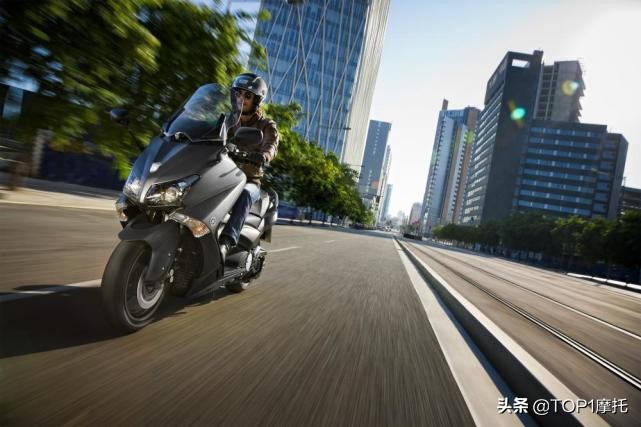 雅马哈tmax560二十周年限量版,2024款雅马哈tmax560摩旅