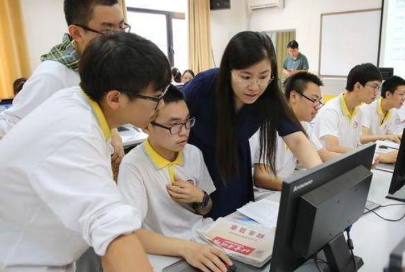 上海教师暑假工资曝光,上海一中教师工资