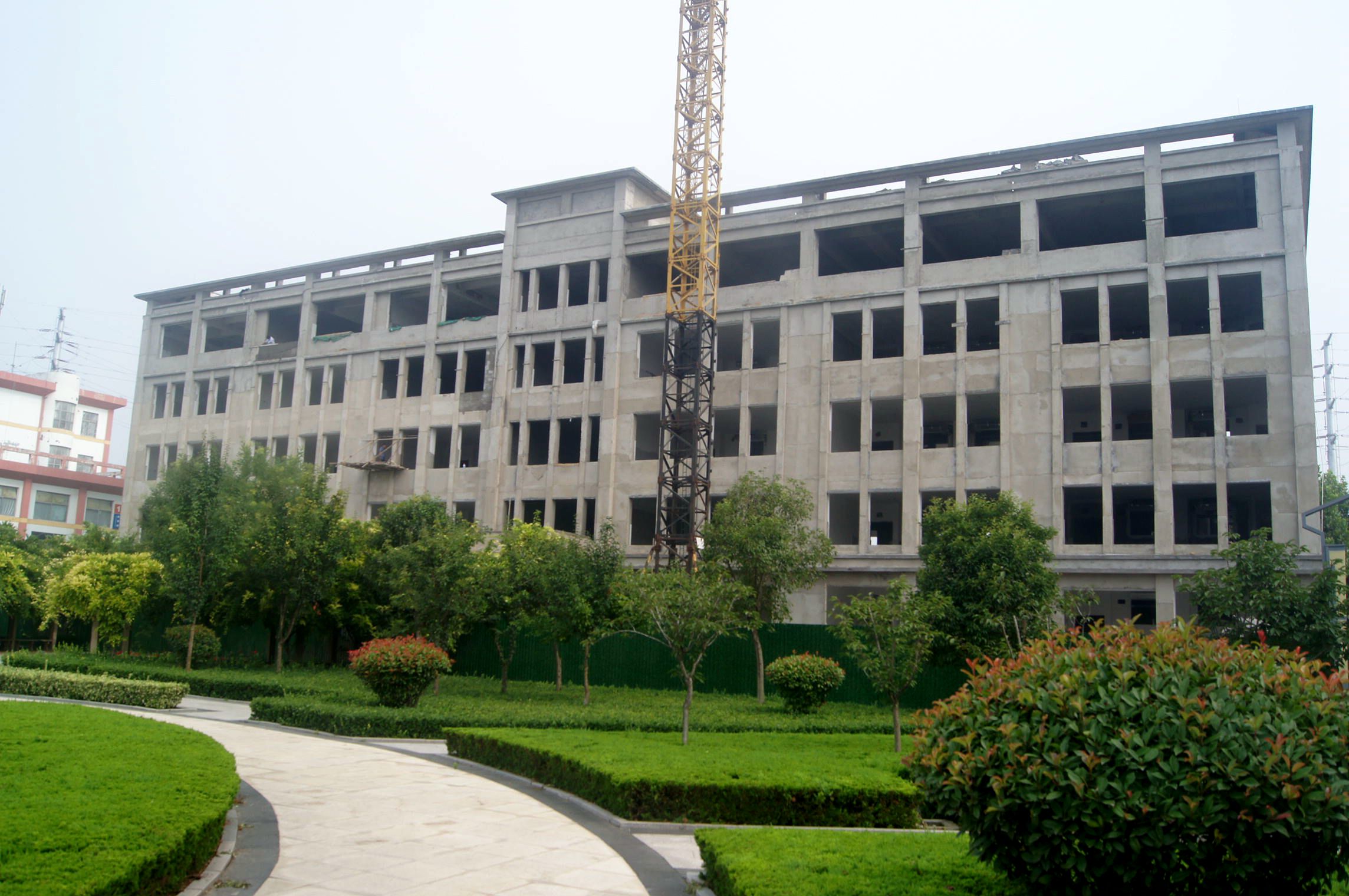 沂水县“125”民生实事点评观摩团来第二实验中学查看民生工程