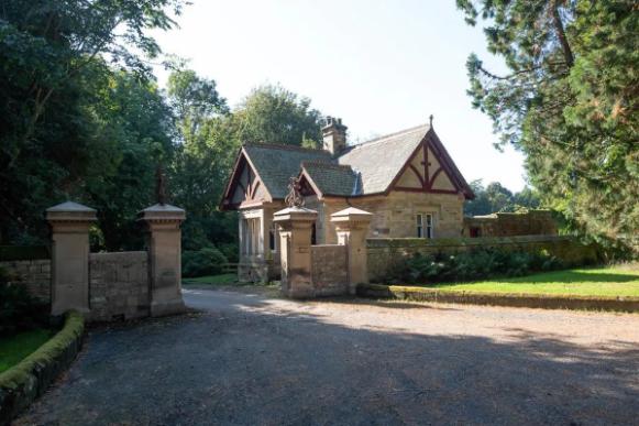 英国伦敦50亩的庄园别墅出售,英国300亩庄园出售