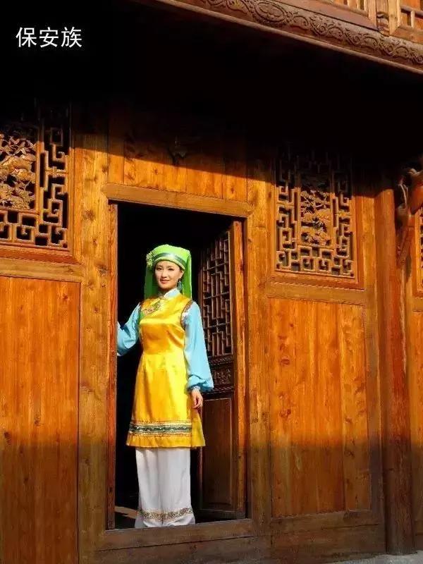 56个民族美女服饰图片大全,56个民族女生的漂亮服装