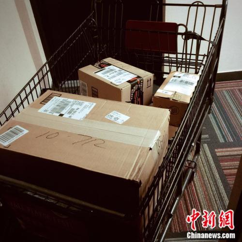 抢位、排队、挤破头?“黑五”不血拼,华人这样过