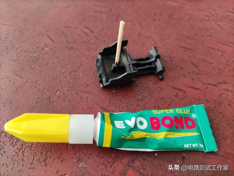 电热水壶通电后时断时亮修理方法,电热蒸汽发生器一直加水不断电