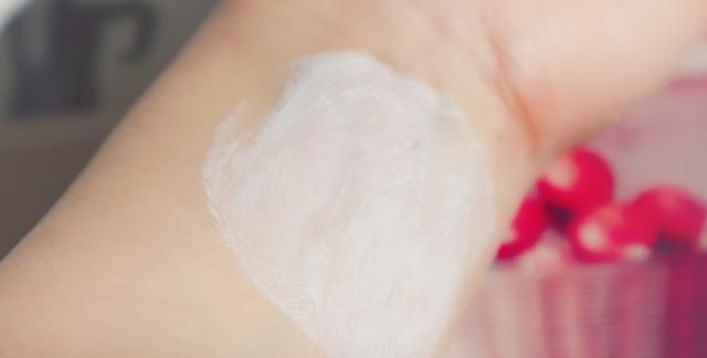 鐞嗚偆娉夐槻鏅掗湝鍜宨sdin闃叉檼闇滃摢涓ソ,isdin闃叉檼闇滃惈4鐢插熀鑻勪簹鍩烘鑴戝悧