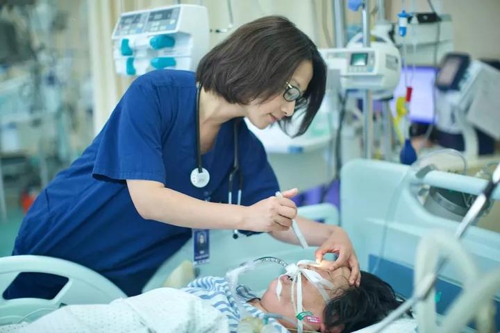 如果亲人得了重症到底治还是不治,亲人住院病危我应该做些什么