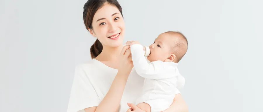 一分钟看懂月嫂和一般保姆,人工喂养母乳知识