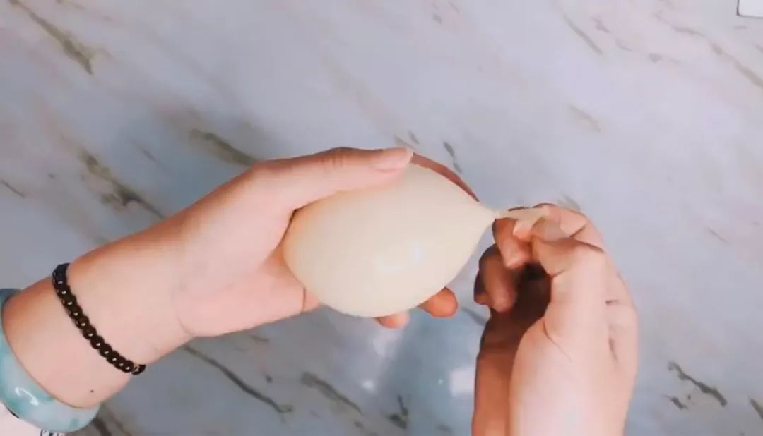 抖音最火爆布丁做法,抖音网红零食气球布丁