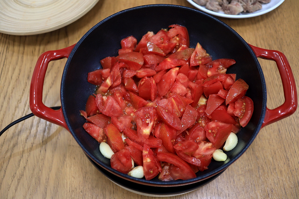 清炖牛肉的最正宗炖法番茄炖牛肉,番茄炖牛肉爽口营养味美开胃