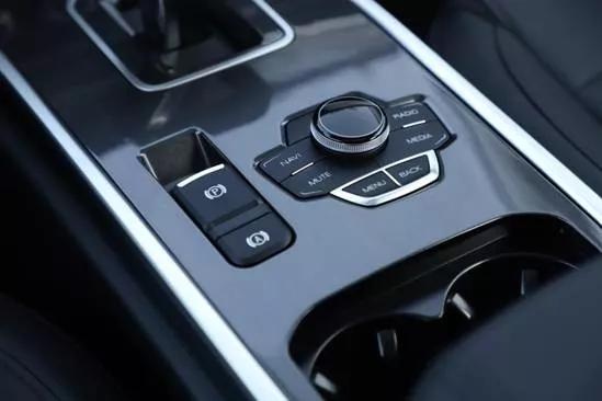 哈弗h62018运动版1.5t驾驶感受,哈弗h6国潮版1.5t冠军版静态体验