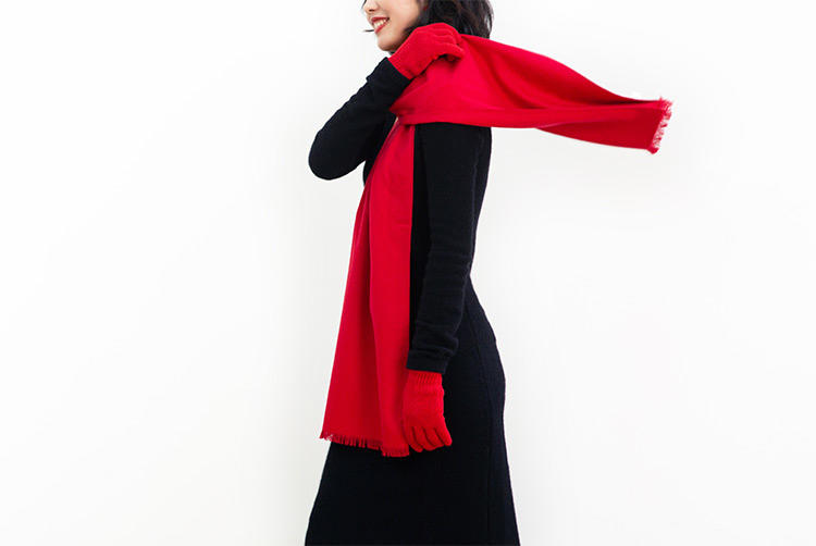 采紫禁红霞做围巾，轻暖丝滑，让你红运整年