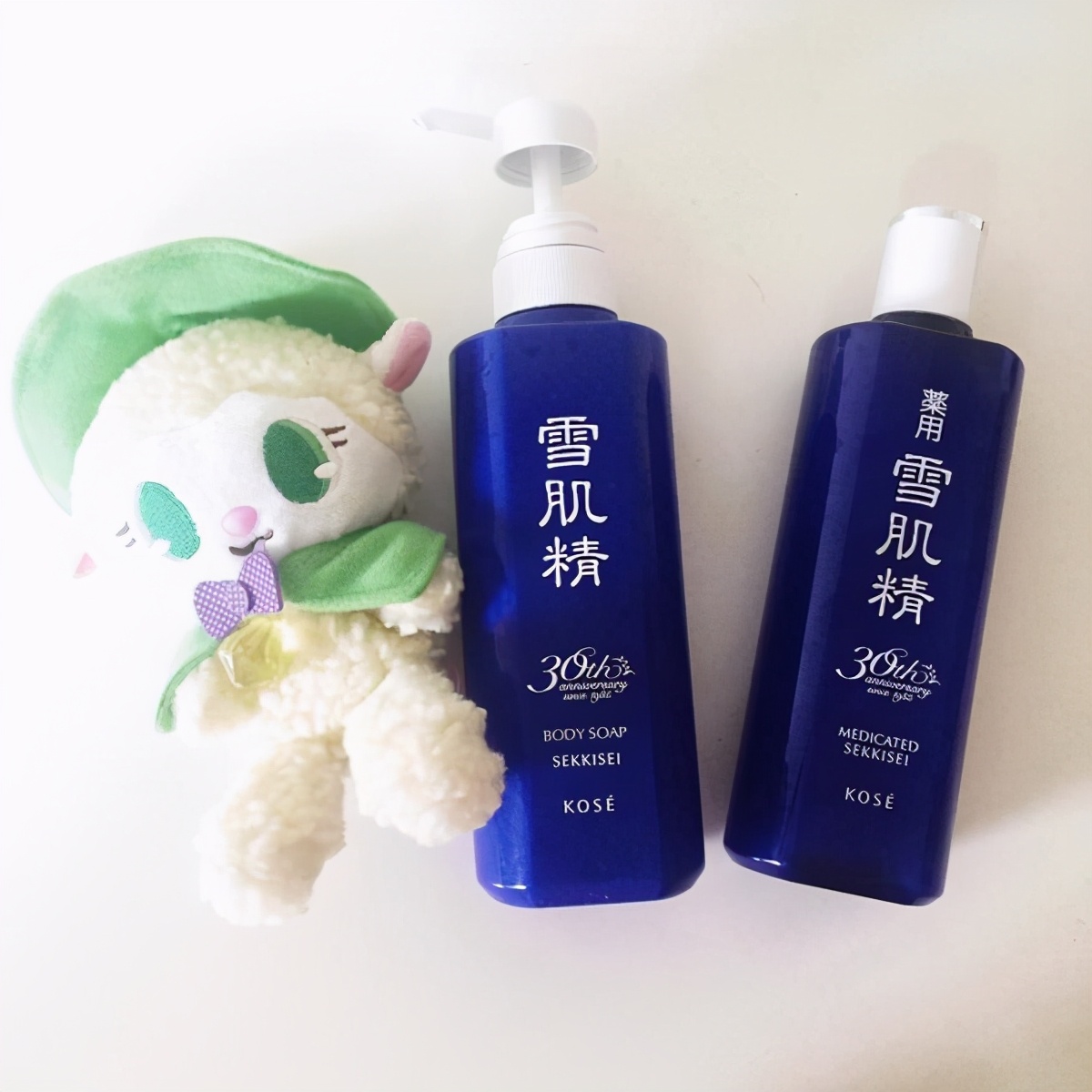 雪肌精适合35岁用吗,雪肌精适合23岁女生吗