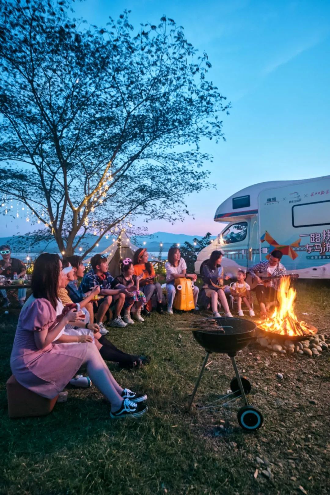 五湖四海的朋友来聚会,五湖四海的朋友来武汉