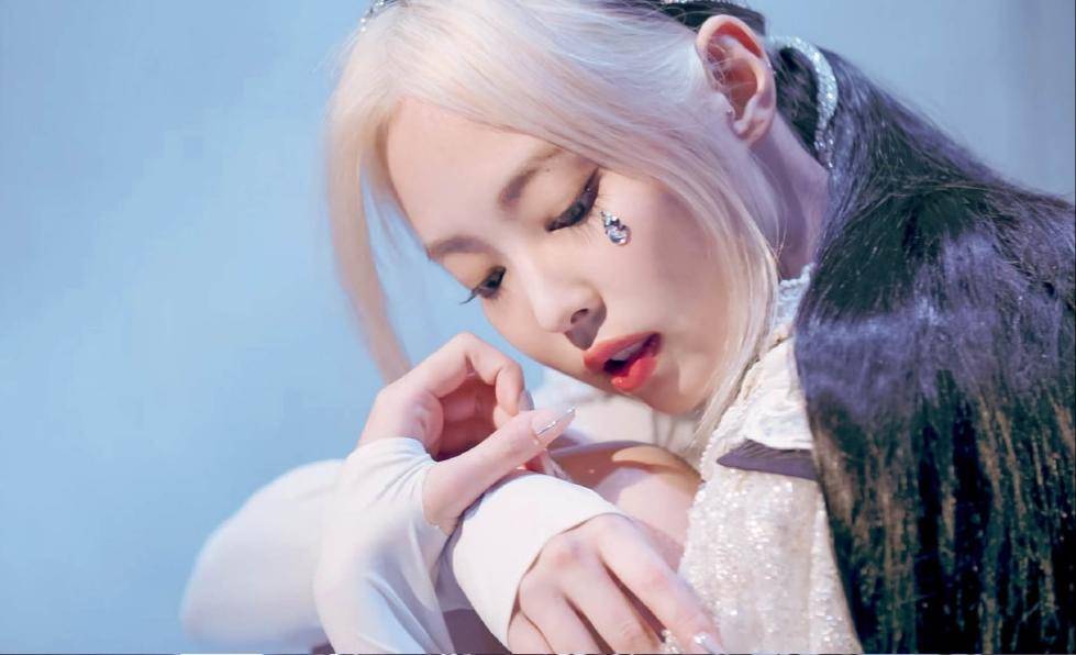 jennie同款小众项链,blackpink回归jennierose