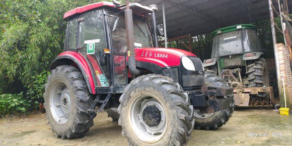 挺好的东方红拖拉机，66000就卖？农机手是在干不下去了！