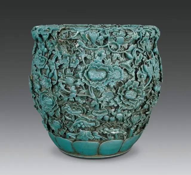 绿松石是一种非常古老的宝石,绿松石的真实历史