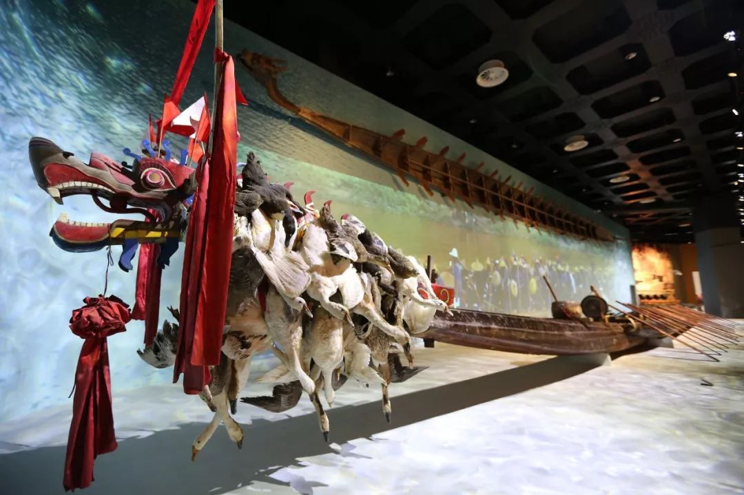 坐上高铁去旅游沿线美食尝个遍,云贵川渝高铁环线