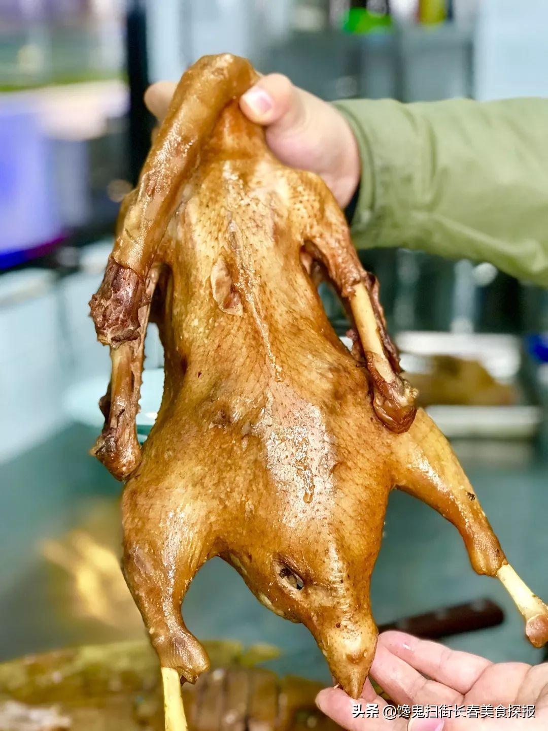 二道老厂区奇店。鹅的一切,全都炭火烤。烤鹅脖大锤抡