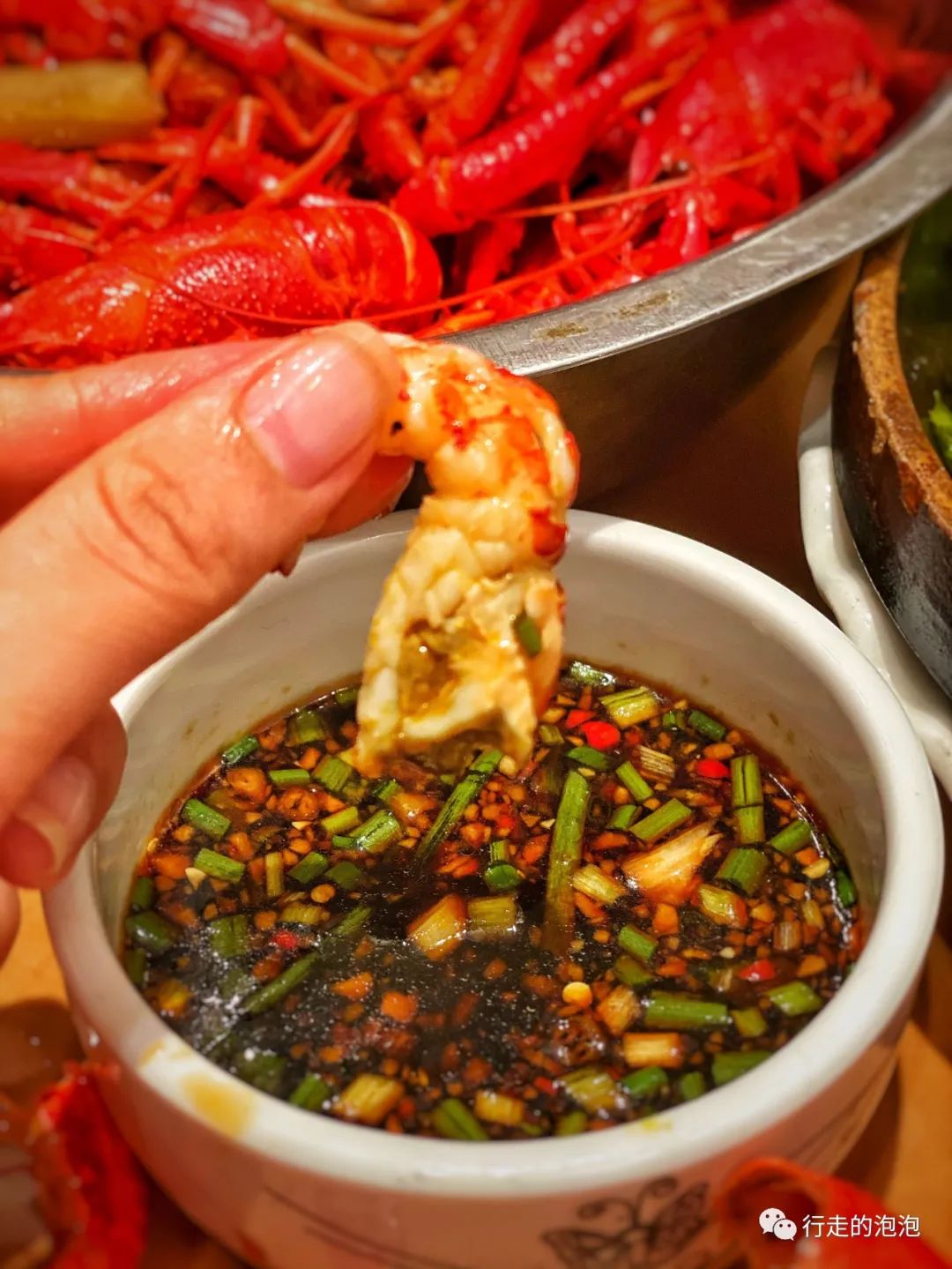 「岳阳攻略」被誉为“湖南夜宵扛把子”的烧烤城，还是小龙虾基地