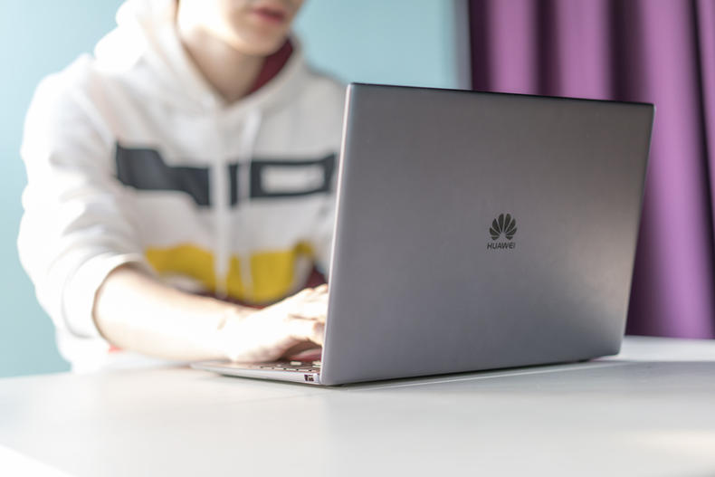 性能强续航长这些轻薄本值得关注,续航能力强的轻薄本