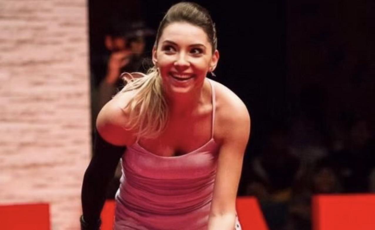 20岁就横扫欧洲乒坛，身材傲人穿吊带装打球，新一代乒乓女神！