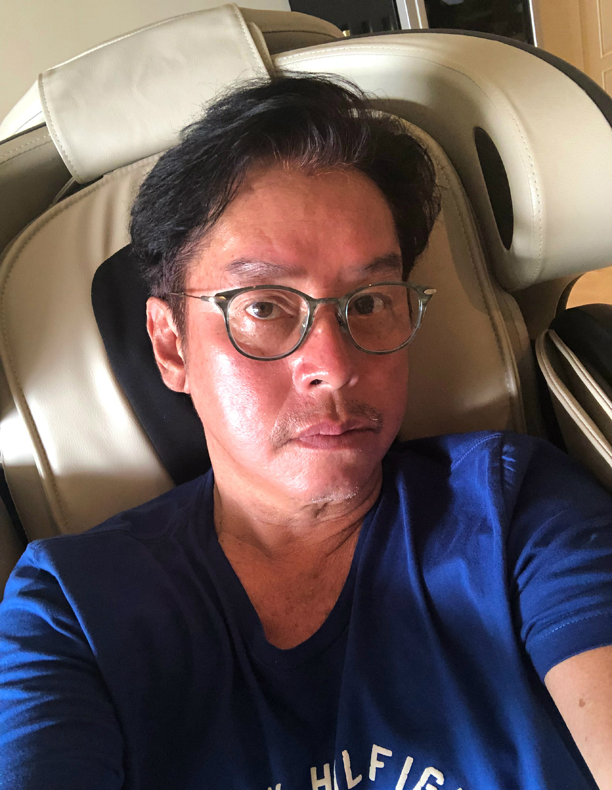 周润发谭咏麟爬山图片,周润发与谭咏麟同框