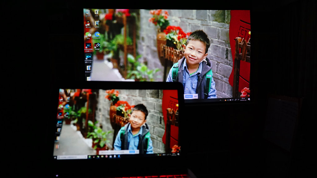 客厅用投影仪代替电视机好不好,客厅电视机和投影仪