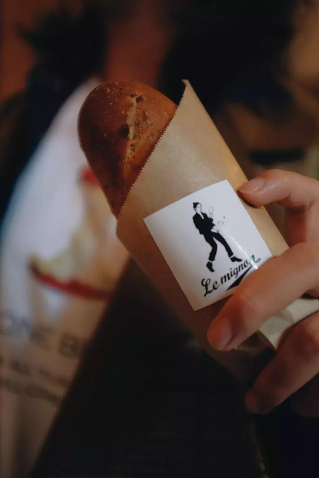 我们找到了重庆最用心的咖啡师，就在这间10㎡的小店里