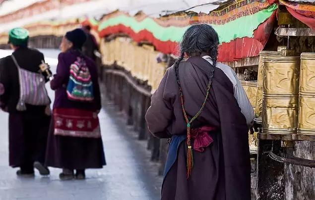 转经筒音乐完整,转经筒上的梵音